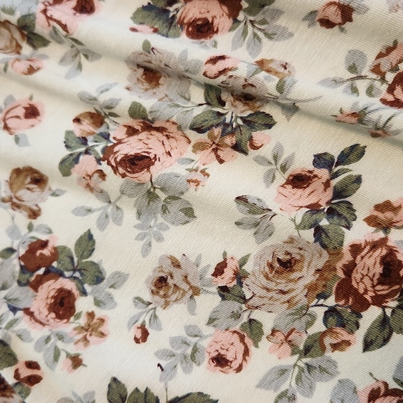 Ladies off shoulder top, size Large - Picture 3 of 6